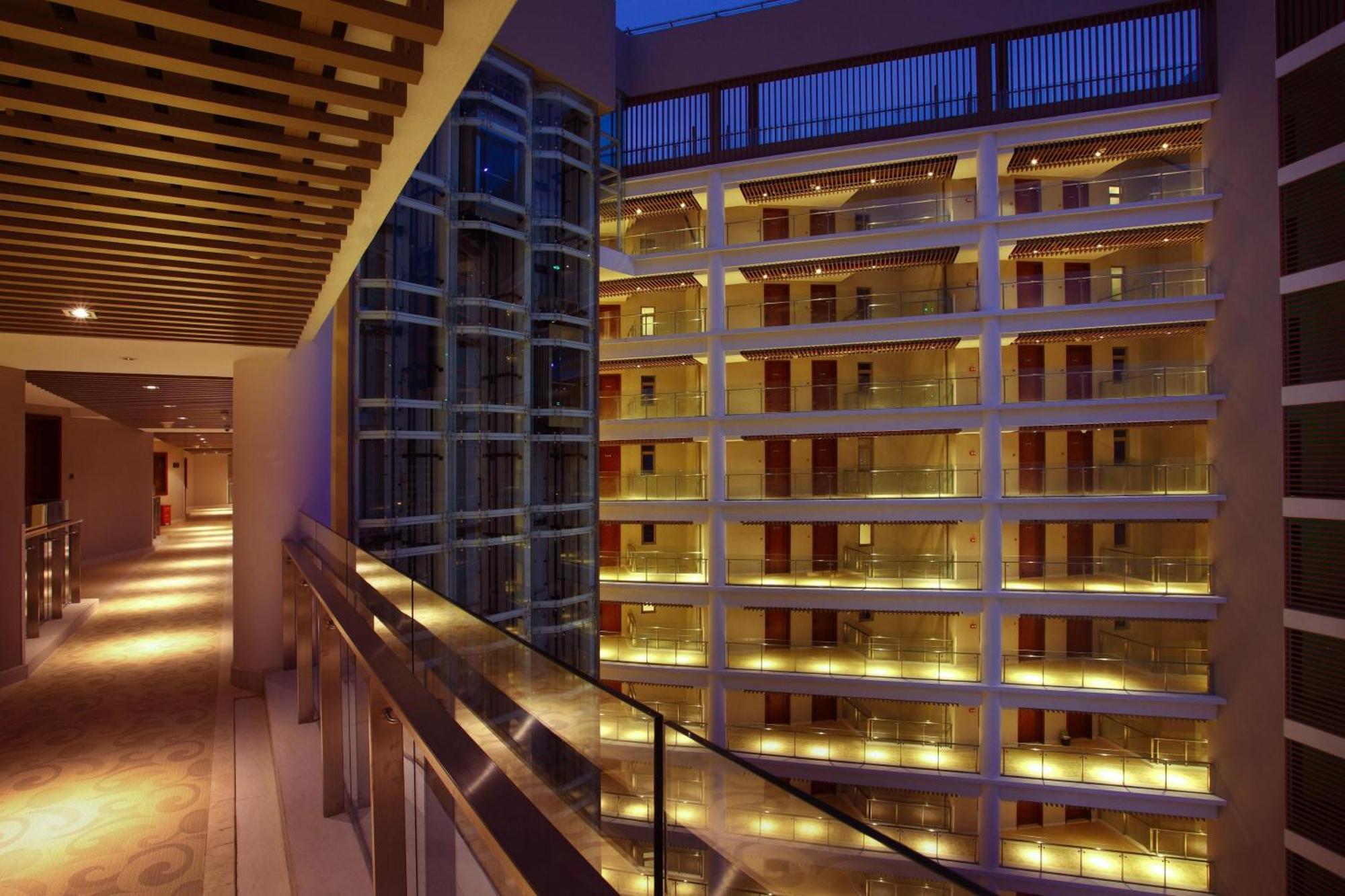 Sanya Seacube Holiday Hotel Buitenkant foto
