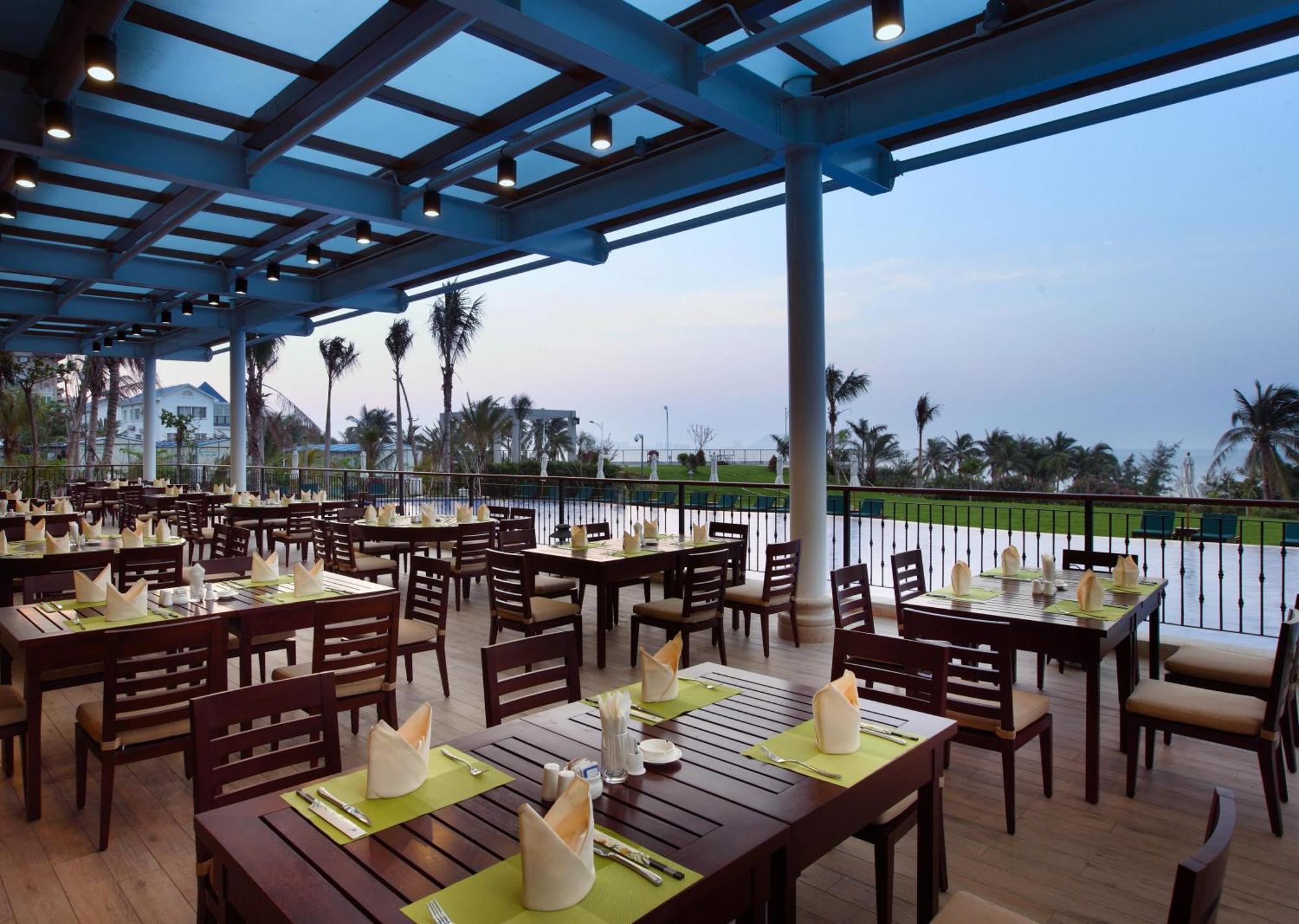 Sanya Seacube Holiday Hotel Buitenkant foto